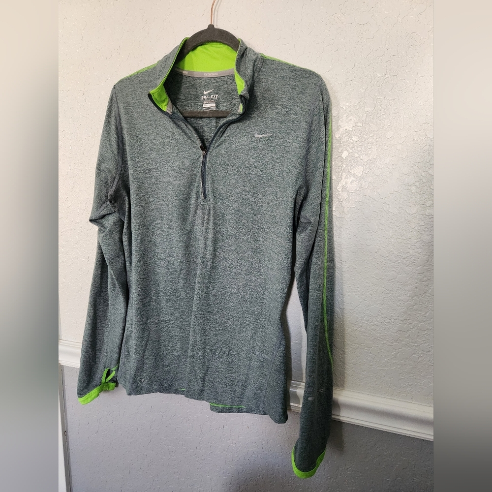 Nike Dri-FIT‎ 1/4 Zip Long Sleeve Athletic Pullover Women’s Large Thumb Holes